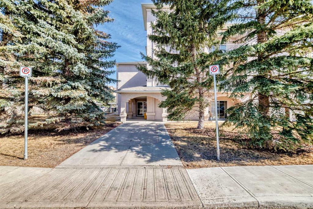 Picture of 205, 7 Lineham Avenue , Okotoks Real Estate Listing