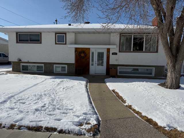 Picture of 1023 2 Street SE, Drumheller Real Estate Listing