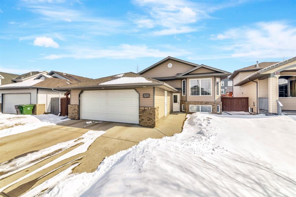 Picture of 1701 52 Avenue , Lloydminster Real Estate Listing