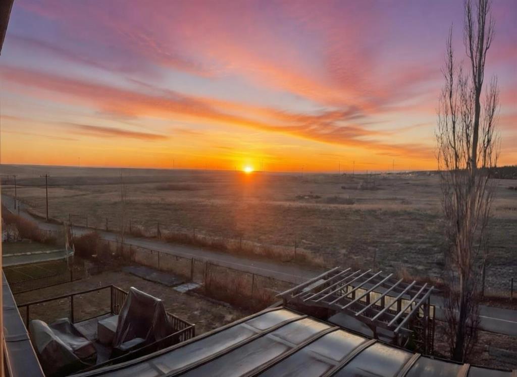 Picture of 84 Sherwood Rise NW, Calgary Real Estate Listing