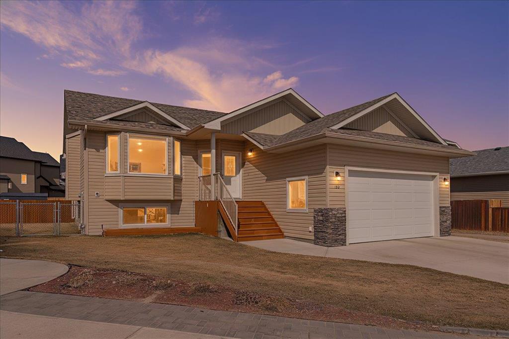 Picture of 168 Camden Court , Strathmore Real Estate Listing