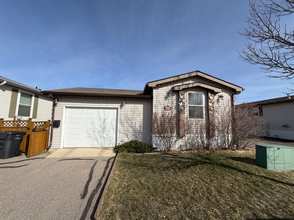 Picture of 206 Railway Avenue , Coaldale Real Estate Listing