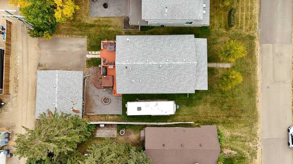 Picture of 5005 43 Street E, Sylvan Lake Real Estate Listing