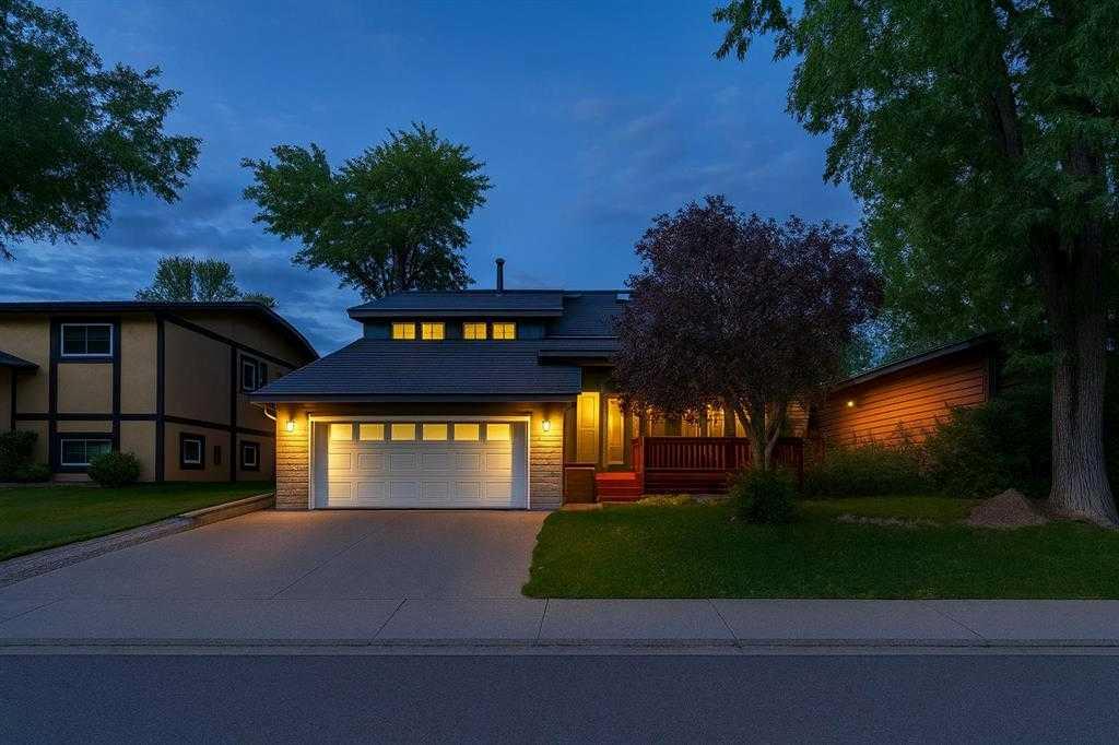 Picture of 80 TAYLOR Way SE, Airdrie Real Estate Listing