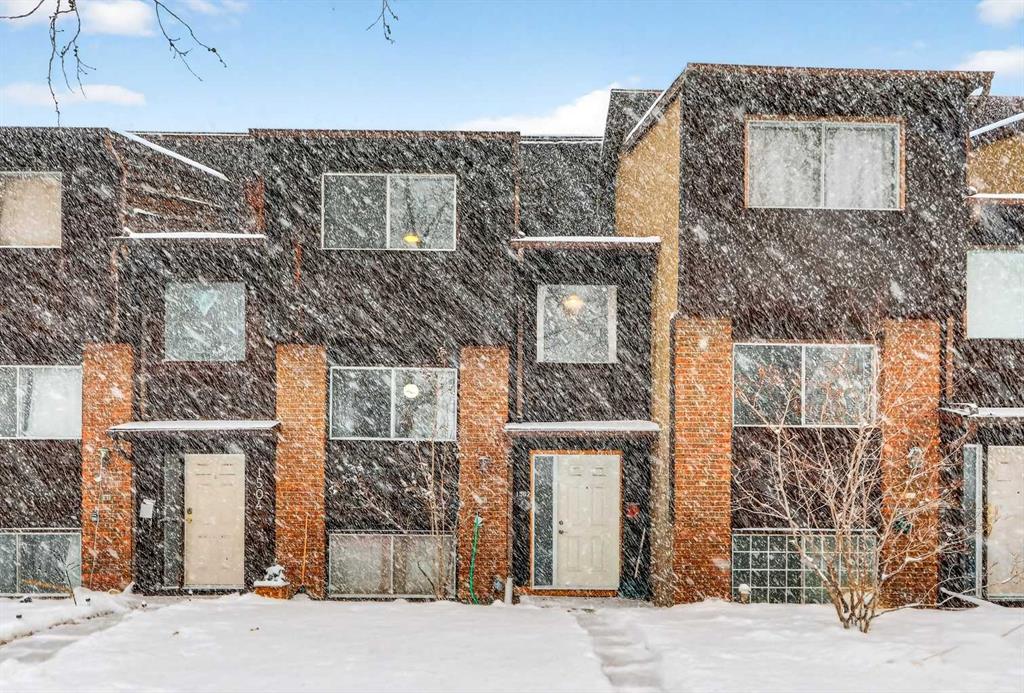 Picture of 1502 Ranchlands Way NW, Calgary Real Estate Listing