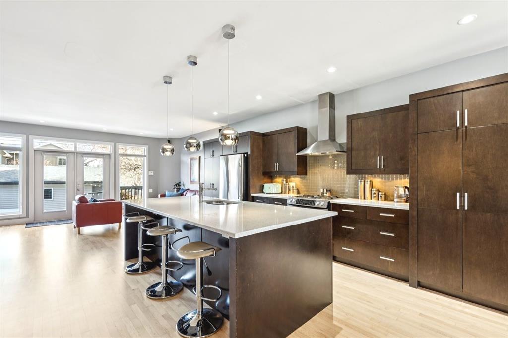 Picture of 3043 28 Street SW, Calgary Real Estate Listing