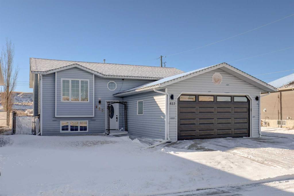 Picture of 823 Bankview Drive , Drumheller Real Estate Listing