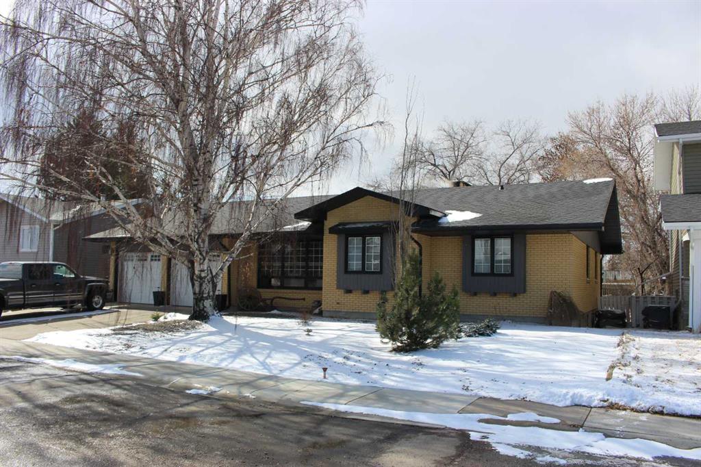 Picture of 416 7th Street , Picture Butte Real Estate Listing