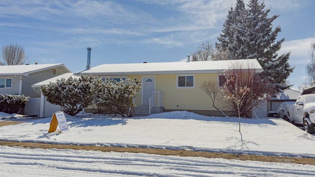 Picture of 2109 17 Avenue , Didsbury Real Estate Listing