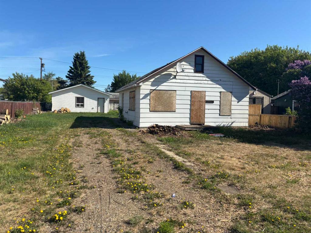 Picture of 9518 85 Avenue , Peace River Real Estate Listing