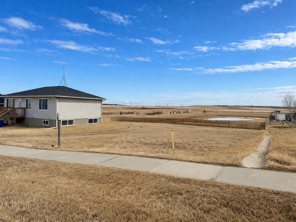 Picture of 309 3 Street W, Standard Real Estate Listing