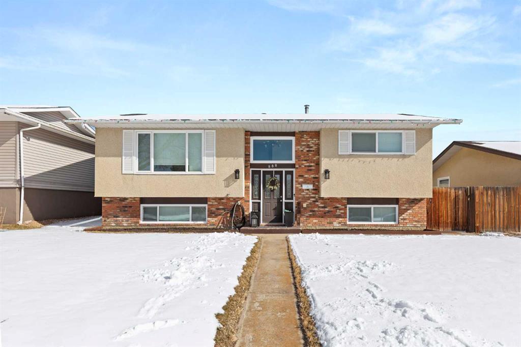 Picture of 888 20 Street NE, Medicine Hat Real Estate Listing