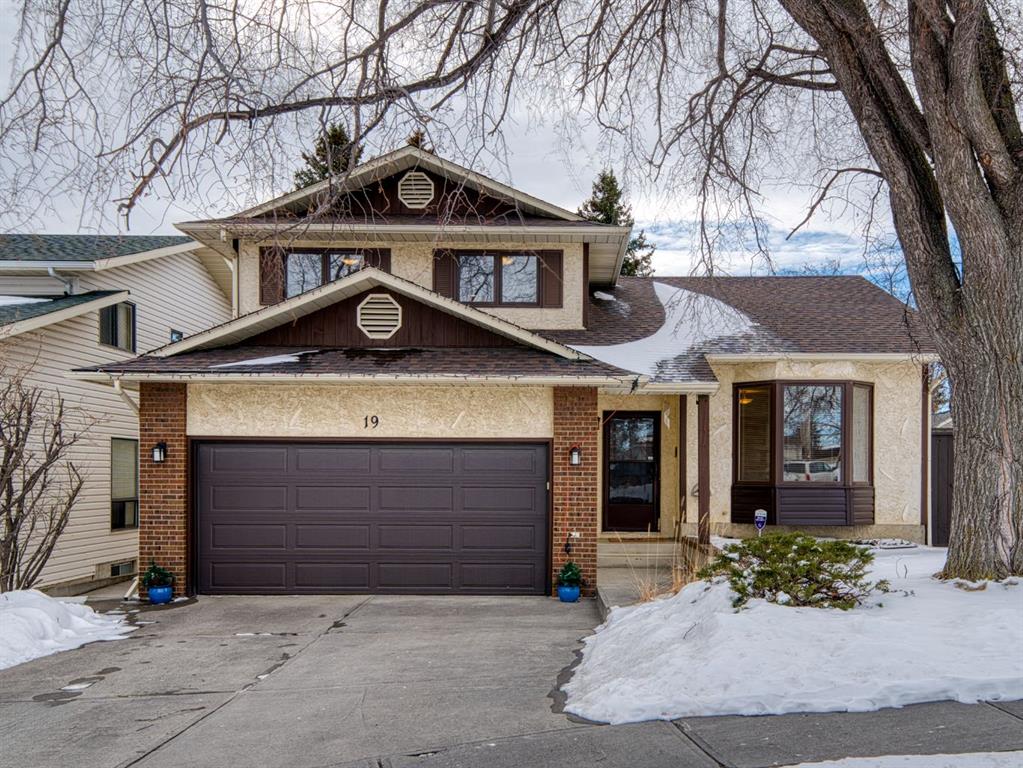Picture of 19 Scenic Green NW, Calgary Real Estate Listing