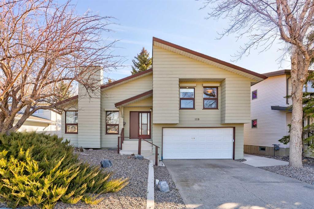 Picture of 129 Oxford Road W, Lethbridge Real Estate Listing