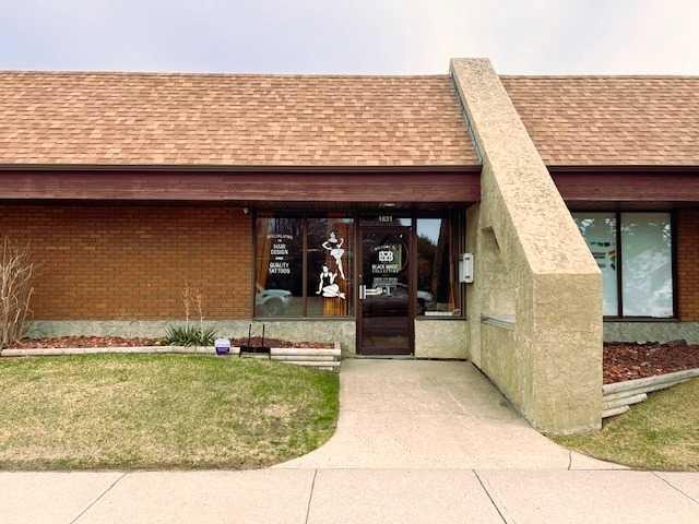 Picture of 1631 Cedar Road S, Lethbridge Real Estate Listing