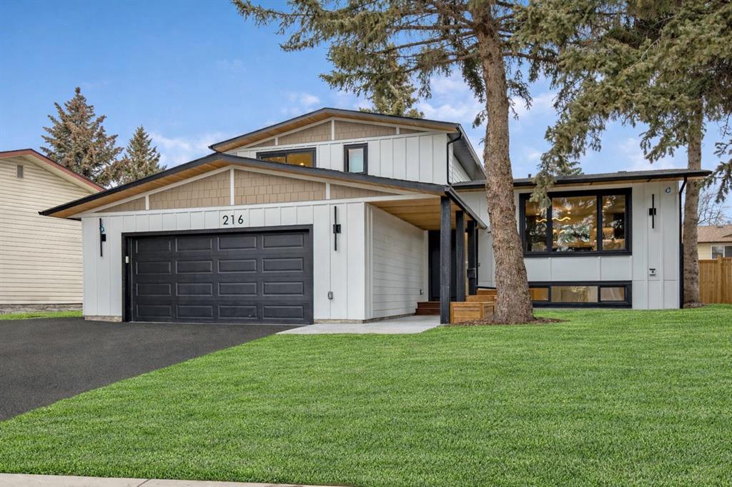 Picture of 216 Oakridge Place SW, Calgary Real Estate Listing