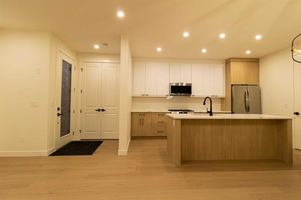 Picture of Upper, 1512 21 Avenue NW, Calgary Real Estate Listing