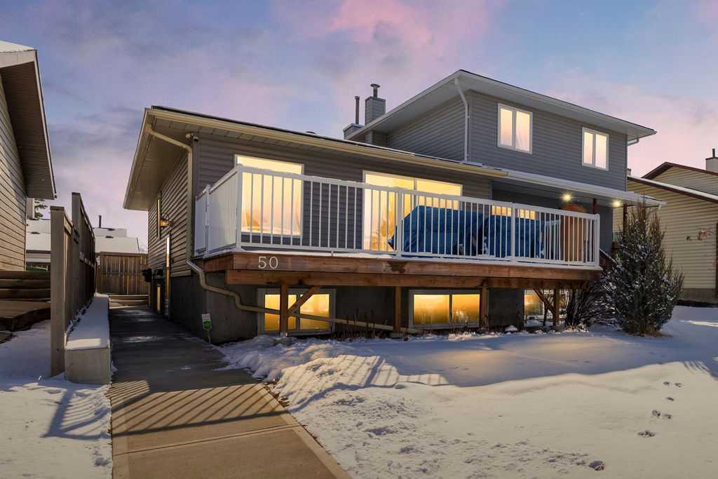 Picture of 50 Cedarwood Rise SW, Calgary Real Estate Listing