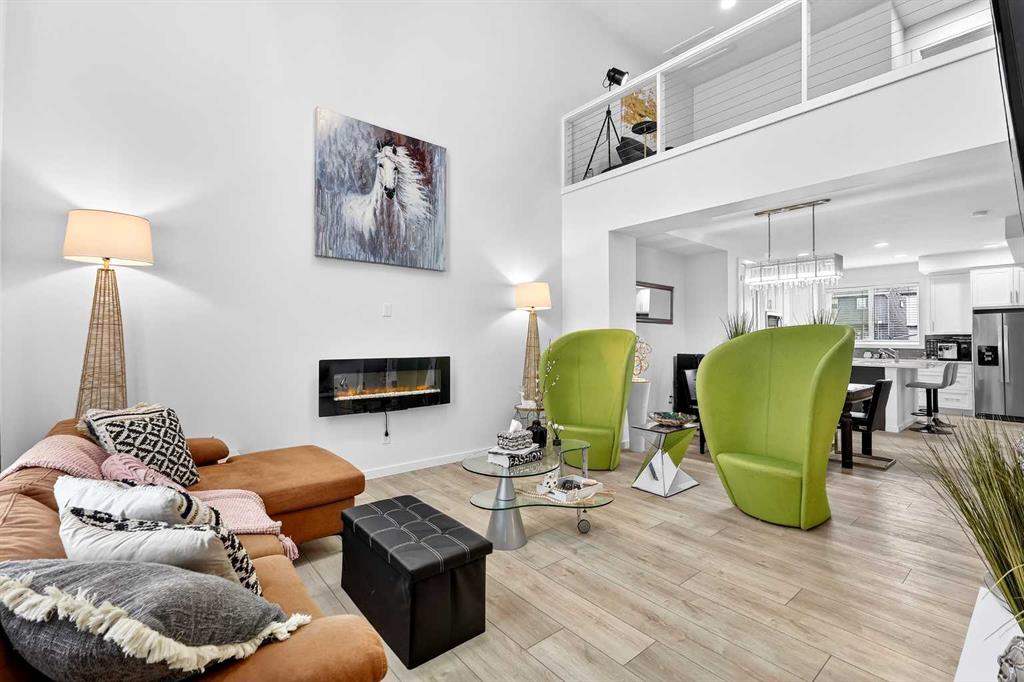 Picture of 42 Heirloom Manor SE, Calgary Real Estate Listing