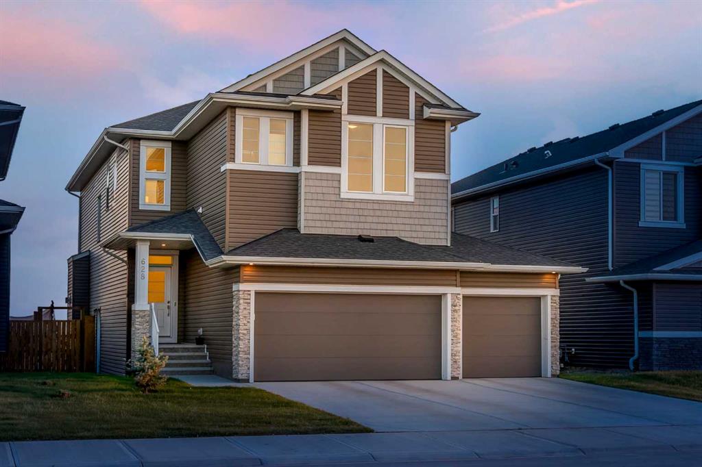Picture of 628 West Lakeview Drive , Chestermere Real Estate Listing