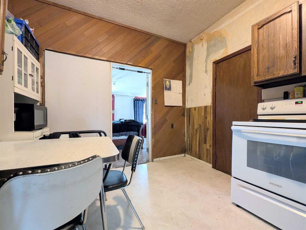 Picture of 915 8 Street S, Lethbridge Real Estate Listing