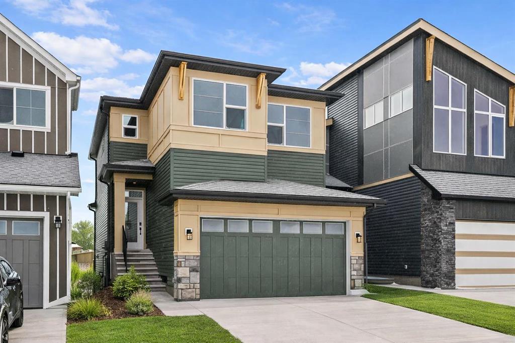 Picture of 215 Silver Spruce Grove SW, Calgary Real Estate Listing