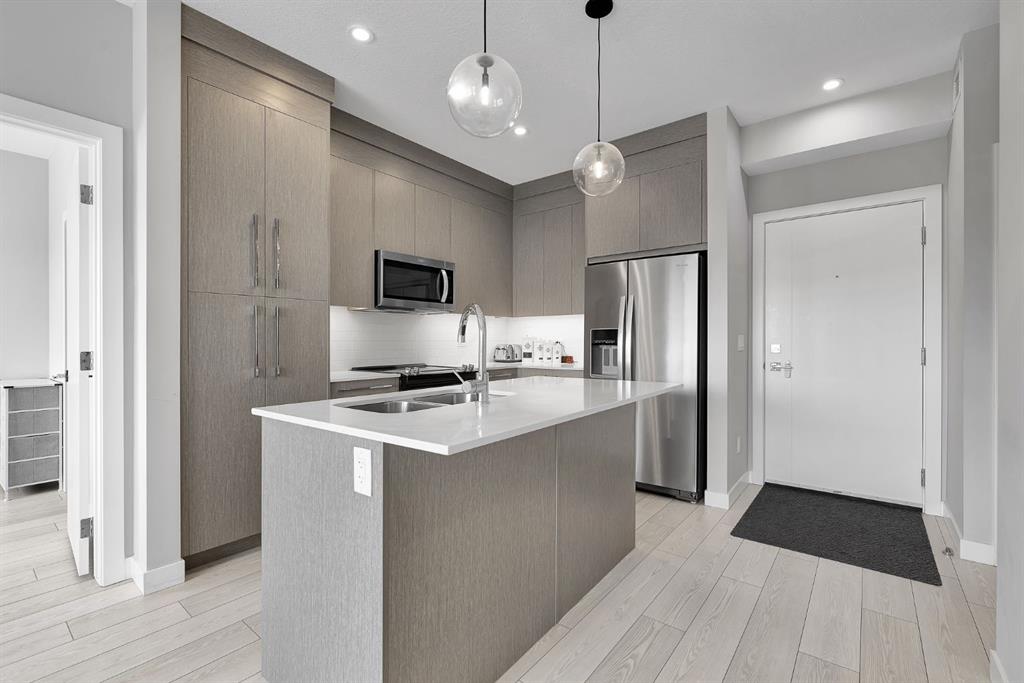 Picture of 2520, 395 Skyview Parkway NE, Calgary Real Estate Listing