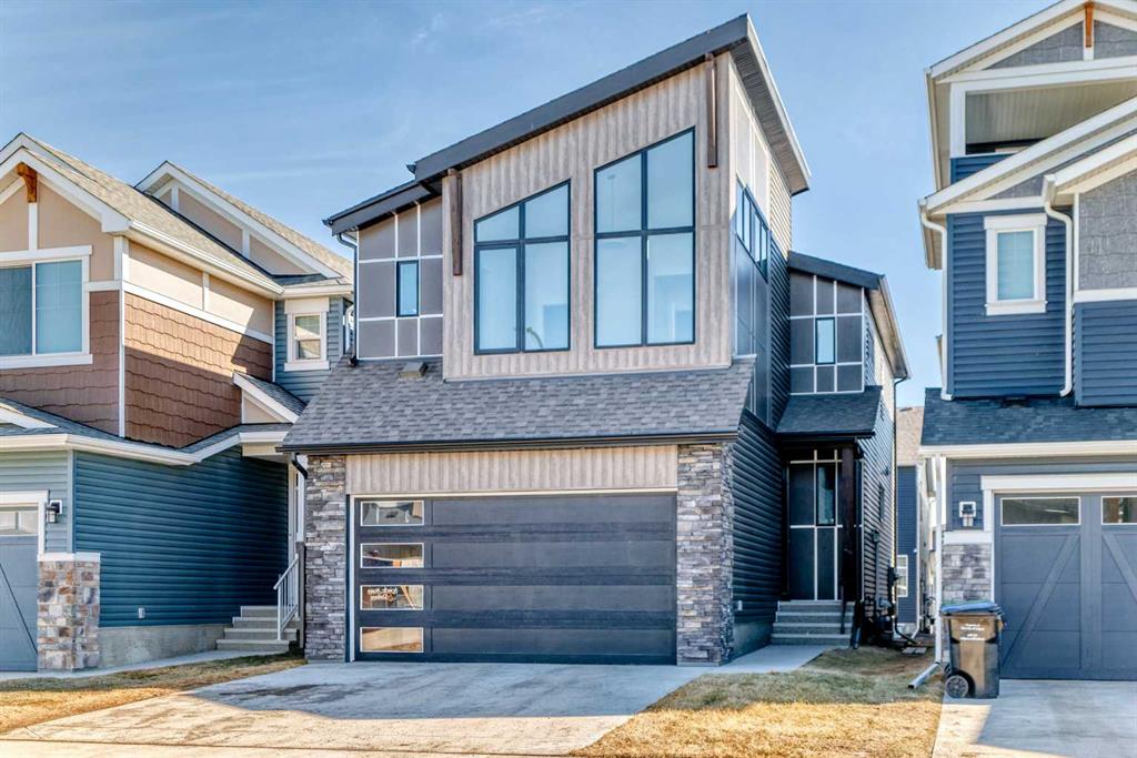 Picture of 138 Silver Spruce Grove SW, Calgary Real Estate Listing