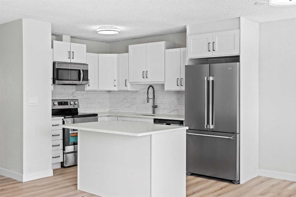 Picture of 937 Marcombe Drive NE, Calgary Real Estate Listing