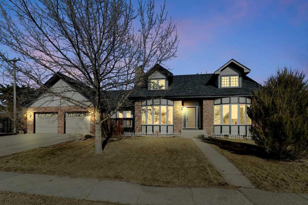 Picture of 5317 50 Street , Bentley Real Estate Listing