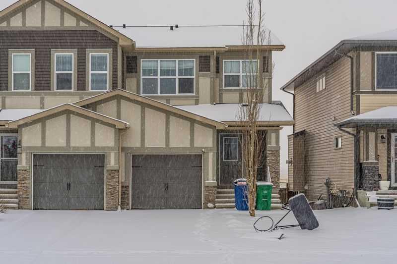 Picture of 313 Hillcrest Road SW, Airdrie Real Estate Listing