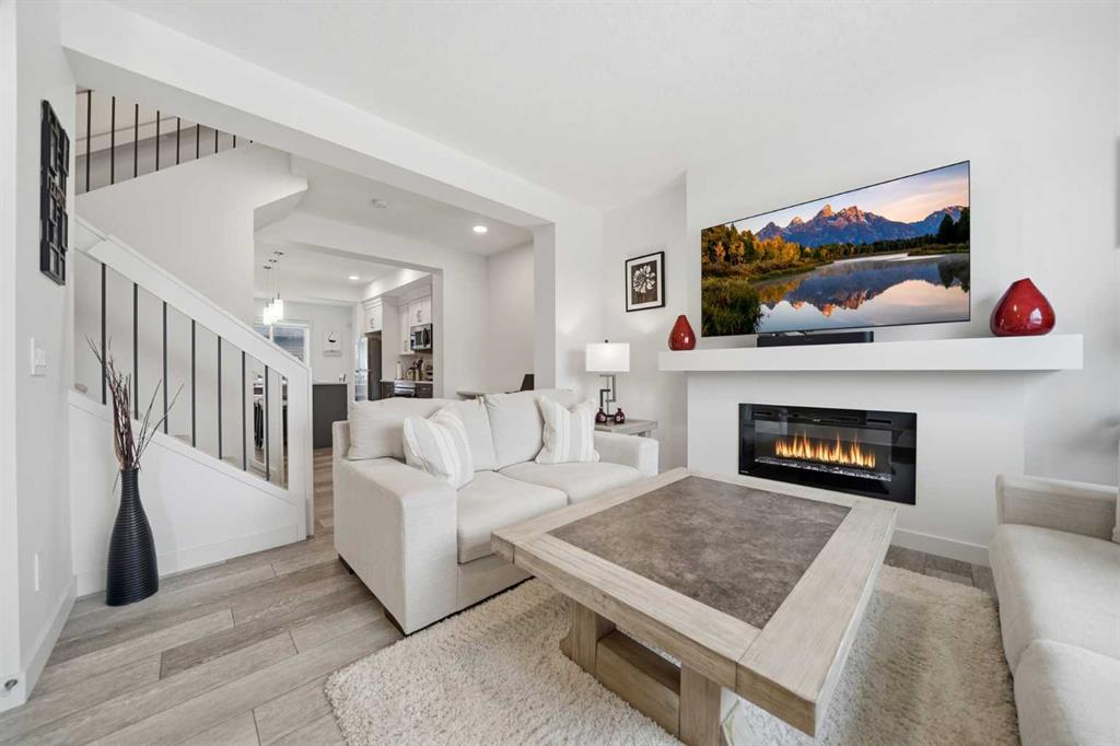 Picture of 171 Wolf Creek Avenue SE, Calgary Real Estate Listing
