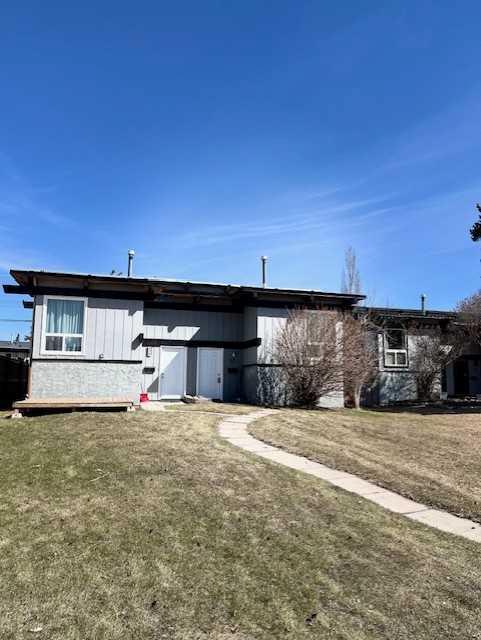 Picture of 92 Queen Isabella Close SE, Calgary Real Estate Listing