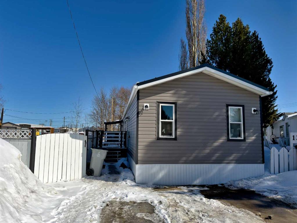 Picture of 130, 404 6 Avenue NW, Slave Lake Real Estate Listing