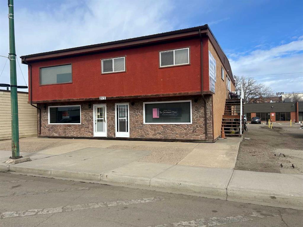 Picture of 215 Broadway Avenue E, Redcliff Real Estate Listing