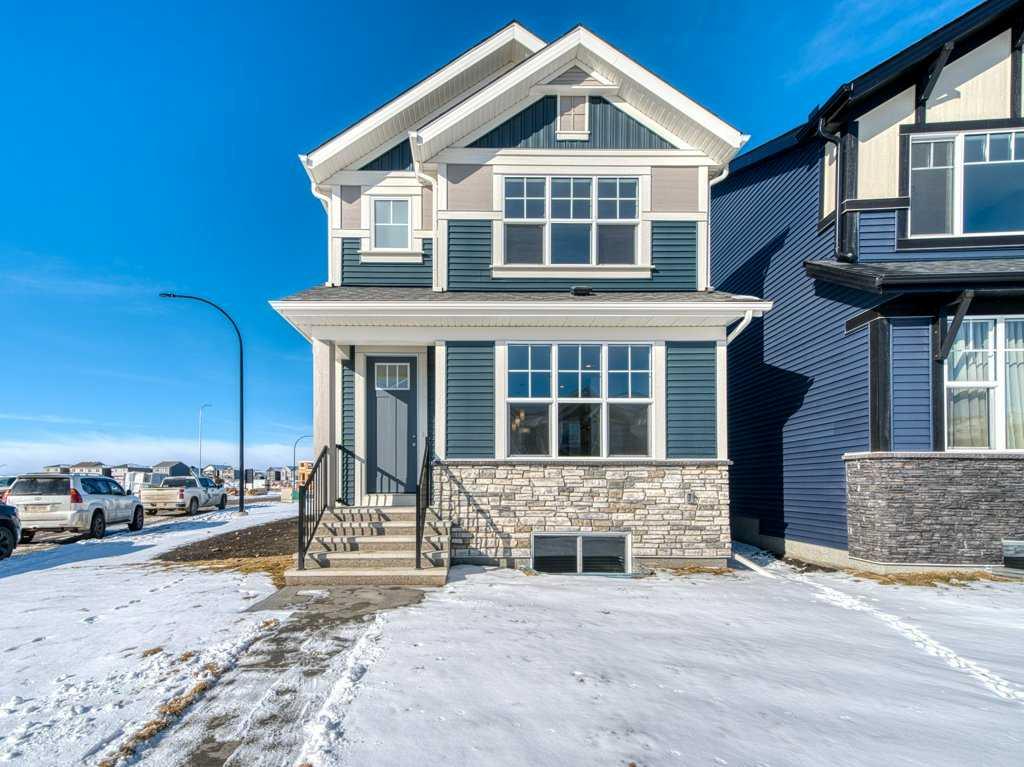 Picture of 105 Creekstone Manor SW, Calgary Real Estate Listing