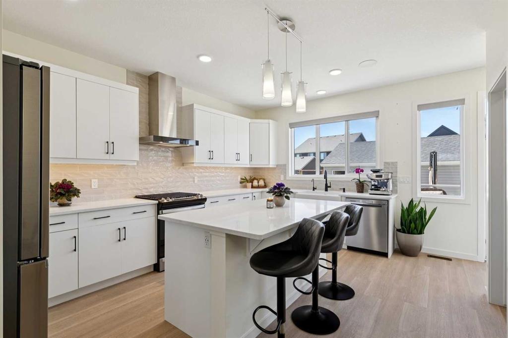 Picture of 87 Setonstone Landing SE, Calgary Real Estate Listing