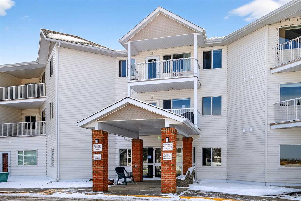 Picture of 311, 3 Parklane Way , Strathmore Real Estate Listing
