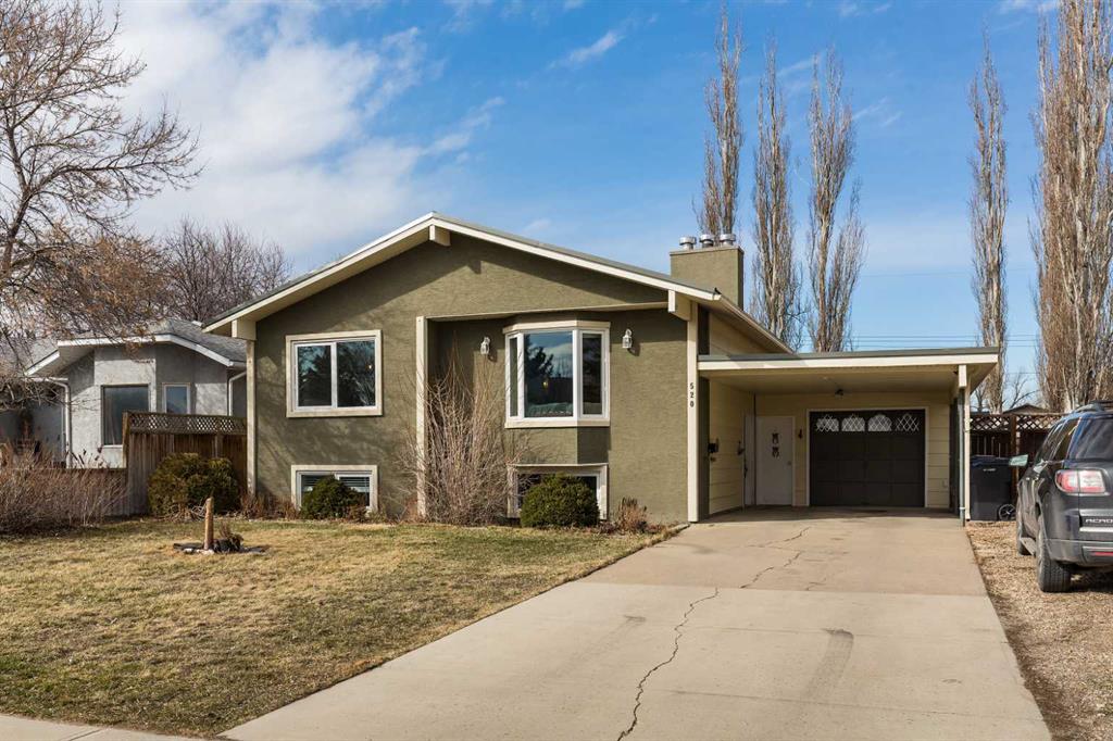 Picture of 520 Maple Crescent , Picture Butte Real Estate Listing