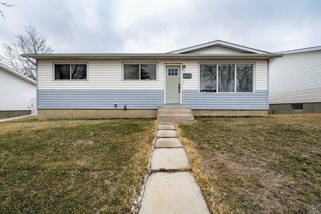 Picture of 532 5 Street SE, Redcliff Real Estate Listing