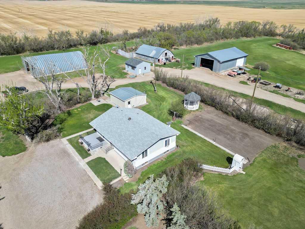 Picture of 450109 Range Road 261  , Rural Foothills County Real Estate Listing