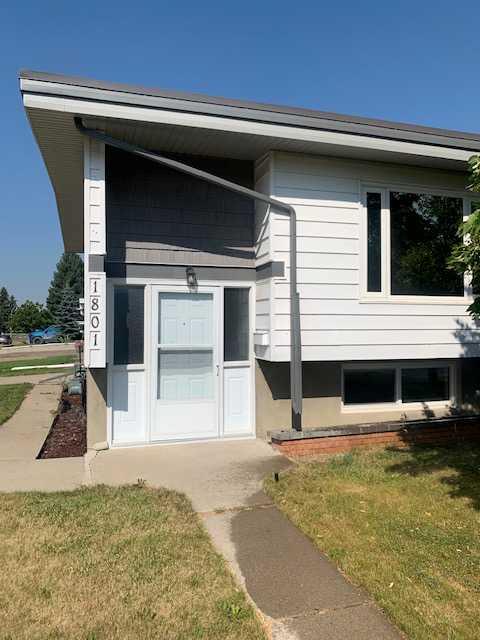 Picture of 1801 Lakeside Road S, Lethbridge Real Estate Listing