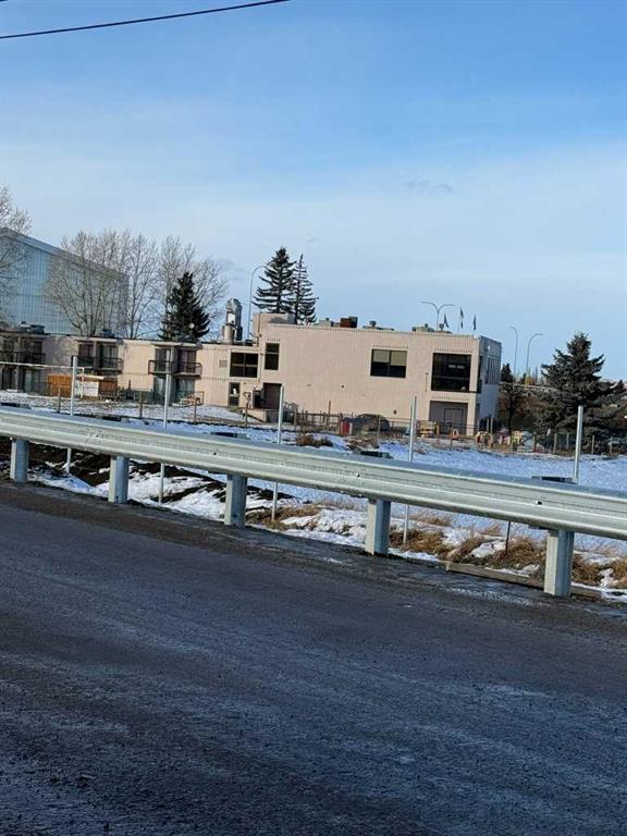 Picture of 10623 West Valley Road , Calgary Real Estate Listing