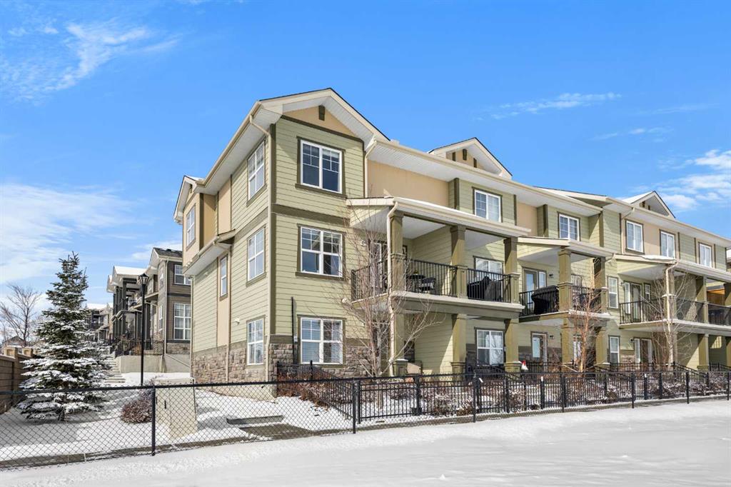 Picture of 111 Evanscrest Gardens NW, Calgary Real Estate Listing