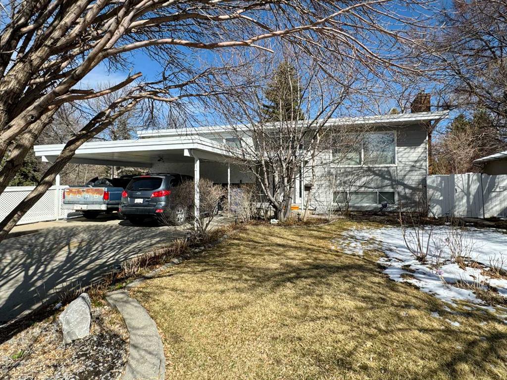 Picture of 2409 20 Street N, Lethbridge Real Estate Listing