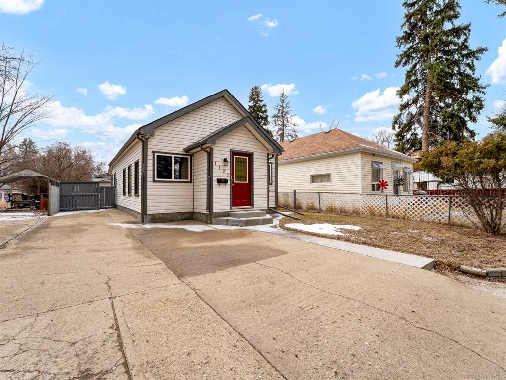 Picture of 1123 Balmoral Street SE, Medicine Hat Real Estate Listing