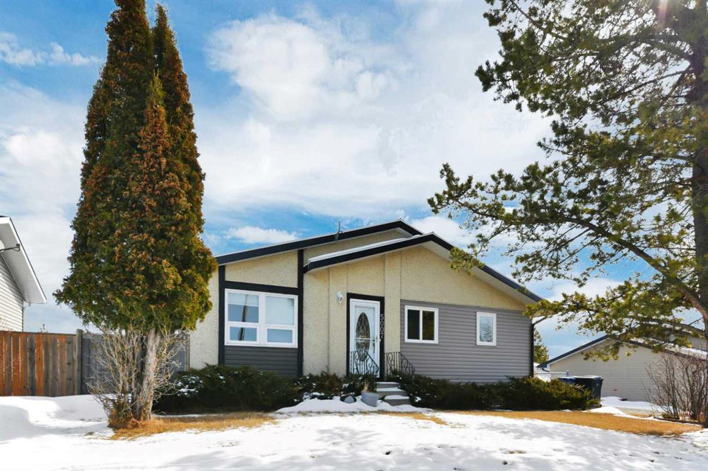 Picture of 5007 53 Street , Eckville Real Estate Listing