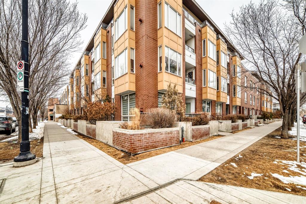 Picture of 404, 1000 Centre Avenue NE, Calgary Real Estate Listing