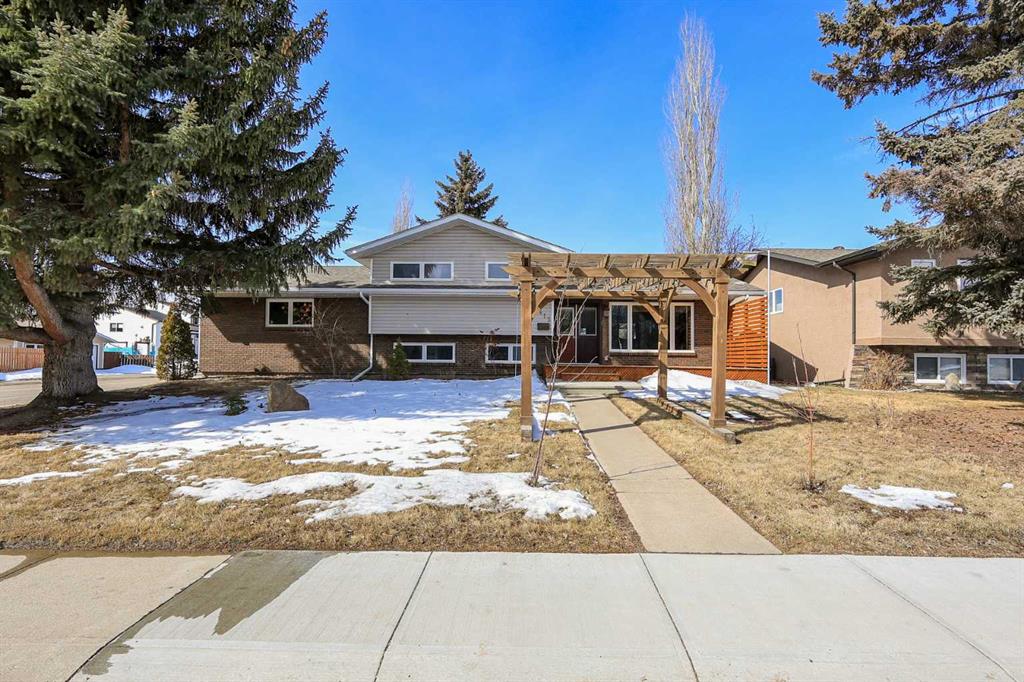 Picture of 415 Barrett Drive , Red Deer Real Estate Listing