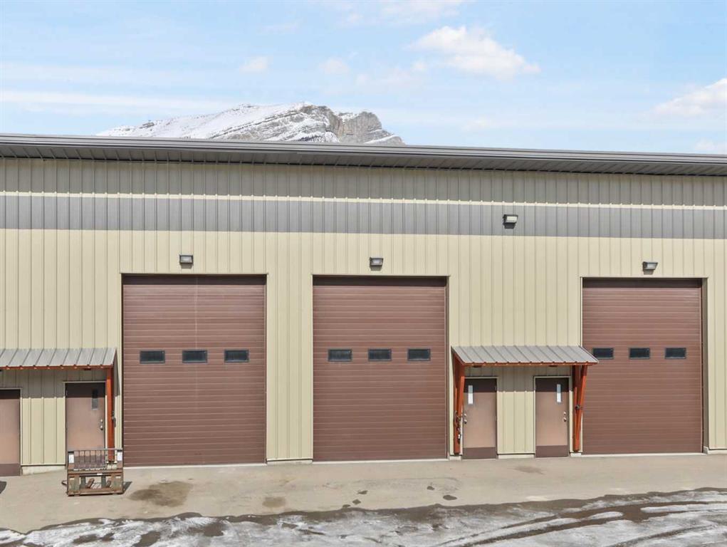 Picture of 305, 2 Limestone Valley Road Road , Dead Man\'s Flats Real Estate Listing